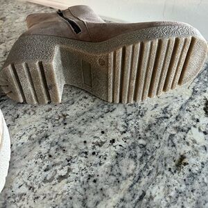 Cordani “Finley” Platform Suede Boots. Size 40/9